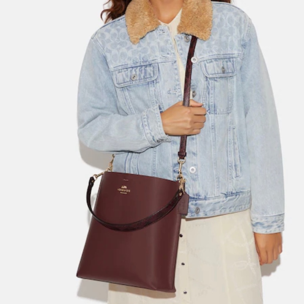 Coach Bucket Bag Burgundy